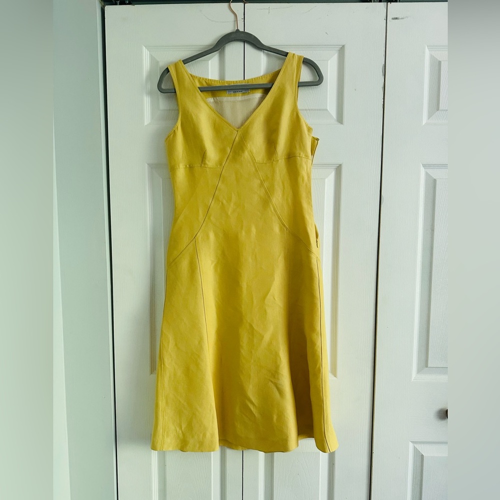 Beautiful women’s dress From Carolina Herrera, Line,